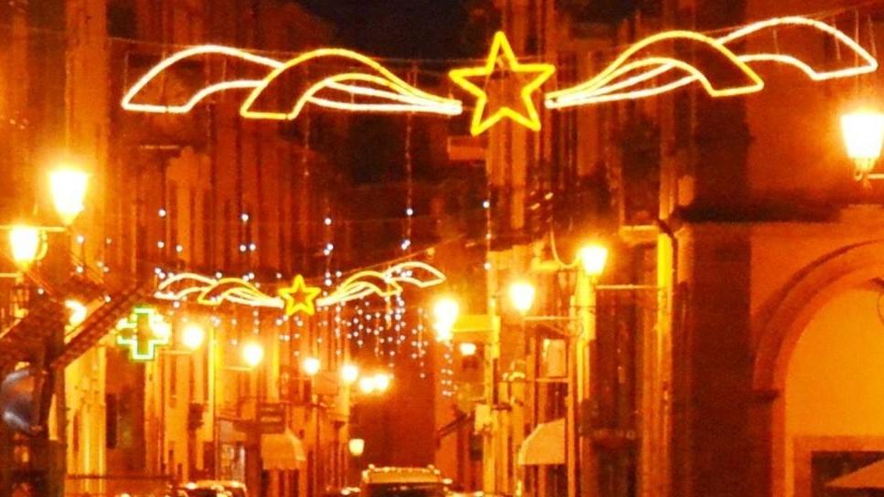 Niente luminarie, fondi ai bimbi