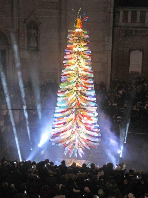 Momondo.it segnala l’Albero di vetro «È tra i più belli»
