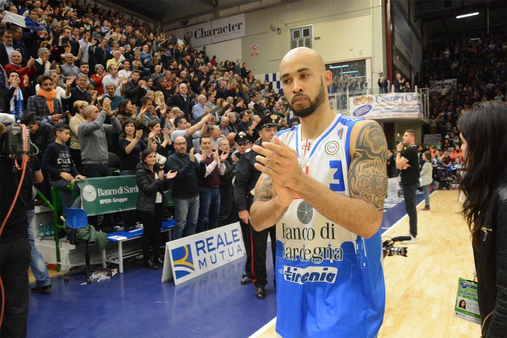 Il regalo di Natale della Dinamo ai tifosi, travolta Reggio Emilia: 94-70 