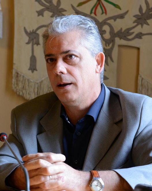 «L’acqua del sindaco» non piace ai genitori