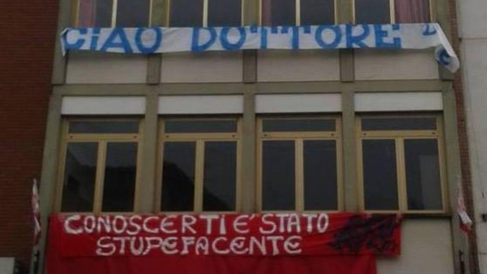 L’ultimo saluto a Parotti di fronte al circolo di Pontorme