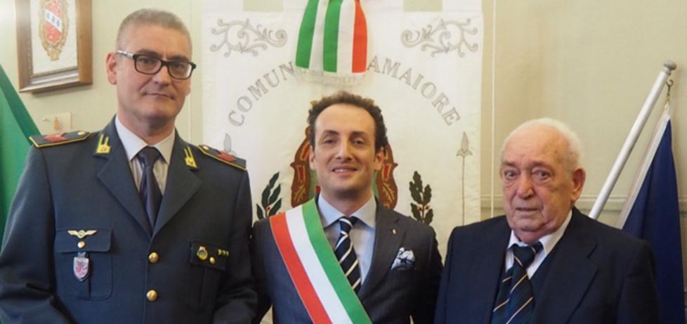 Salvarono due vite: il sindaco li premia in municipio