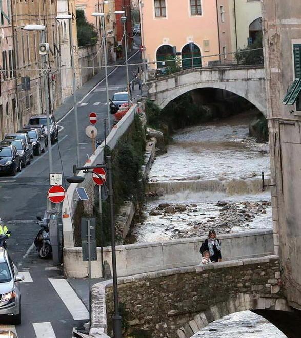 Lo studio per il Carrione infiamma la commissione