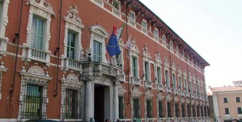 Nuove Province ballo degli uffici 