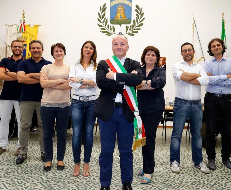 Stipendi ridotti, crisi in Comune 