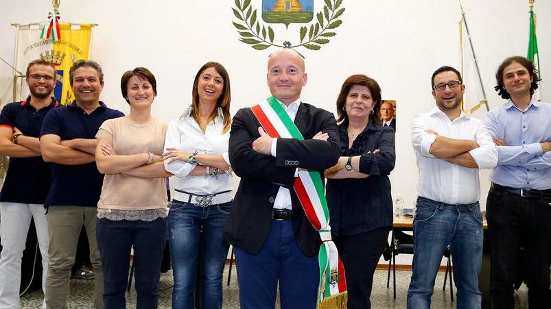 Stipendi ridotti, crisi in Comune