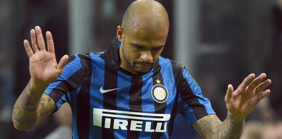 Inter ad alta tensione Pugno duro della società 