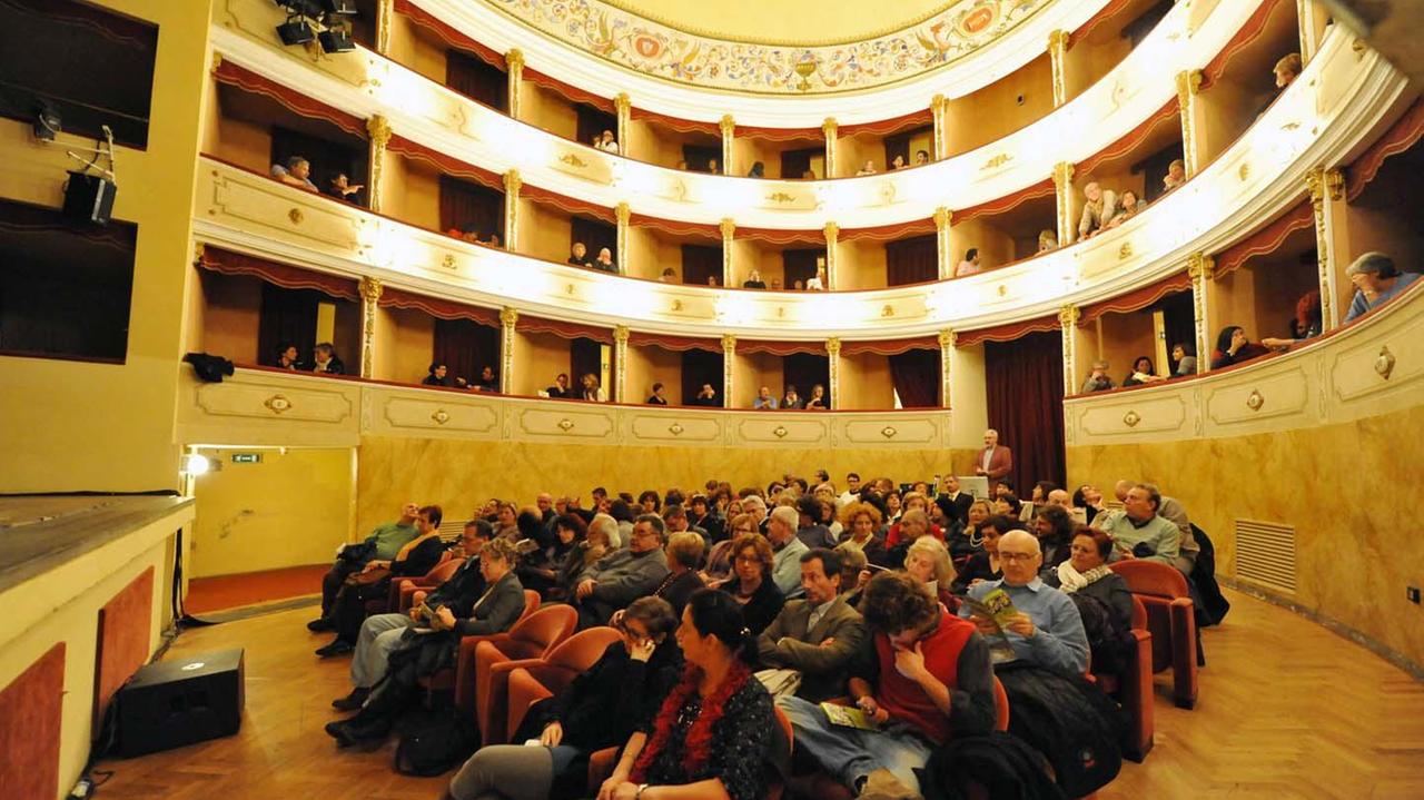 Il teatro Concordi a Campiglia (foto Paolo Barlettani)