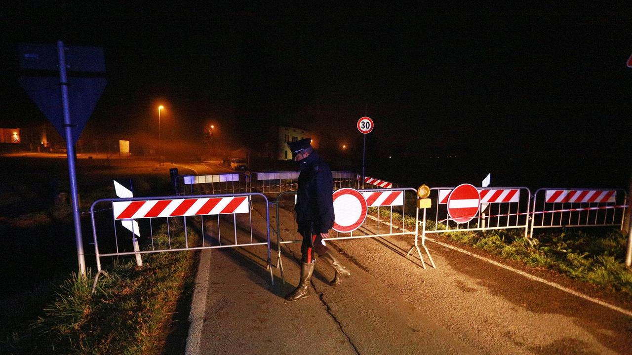 Sul posto sono intervenuti i carabinieri (foto Agenzia Carlo Sestini)