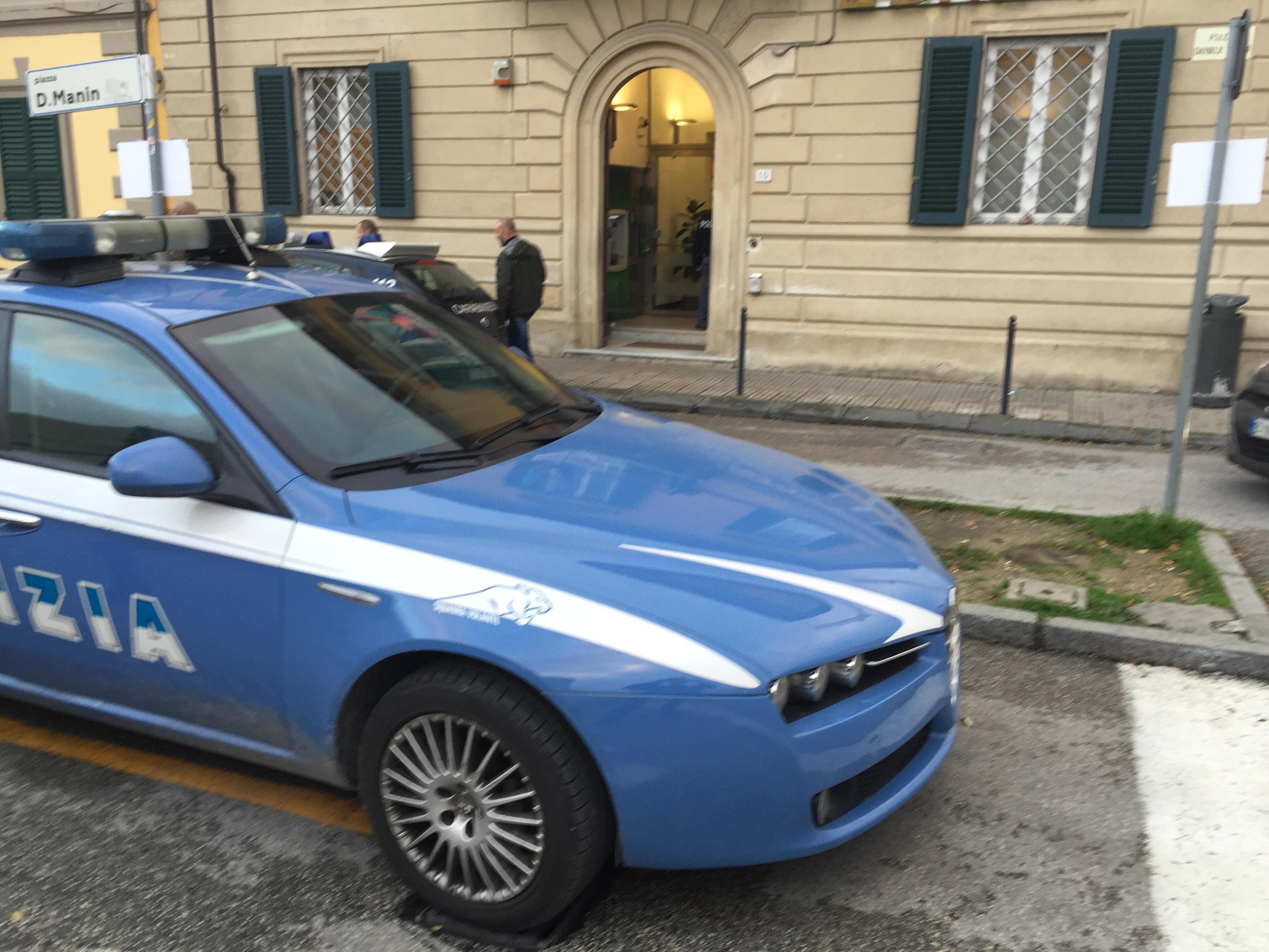 Una volante della polizia