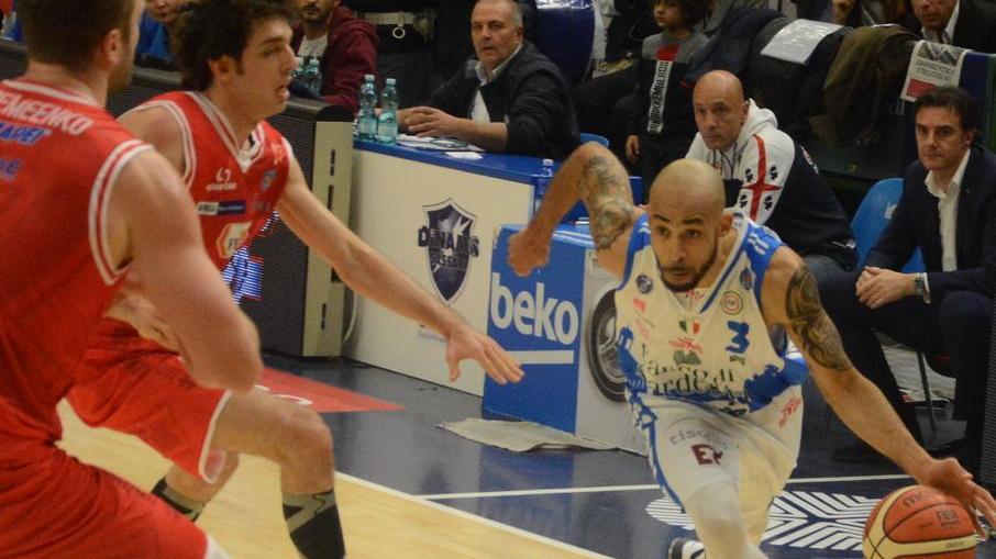 La più bella Dinamo dell’anno “sbriciola” la Grissin Bon