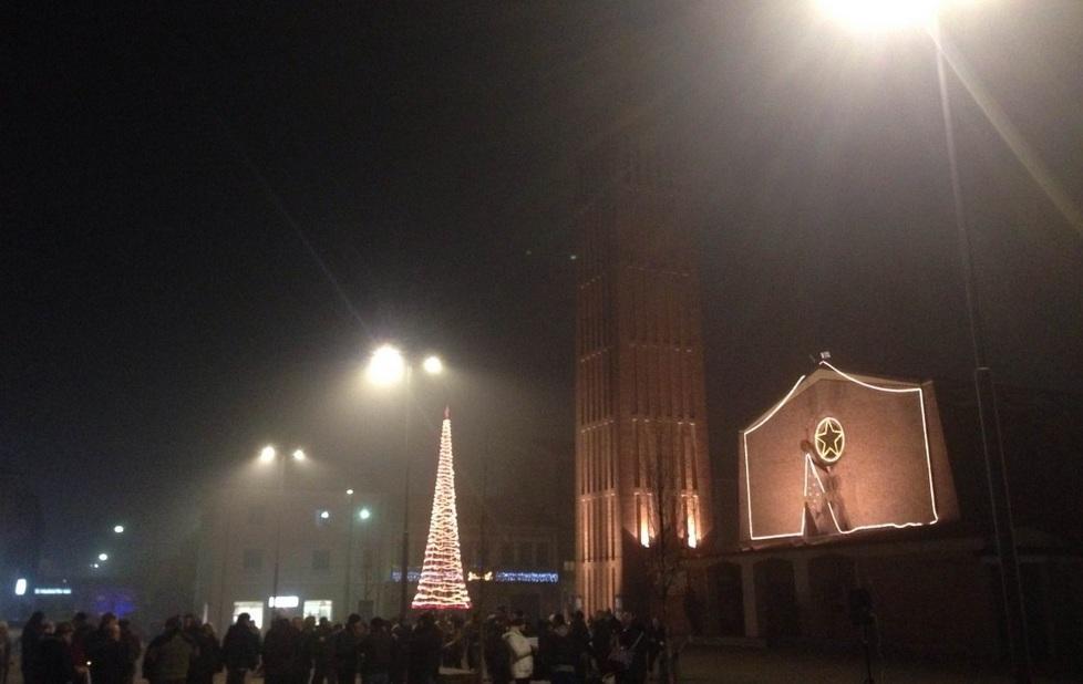Luci nuove in piazza Buozzi 