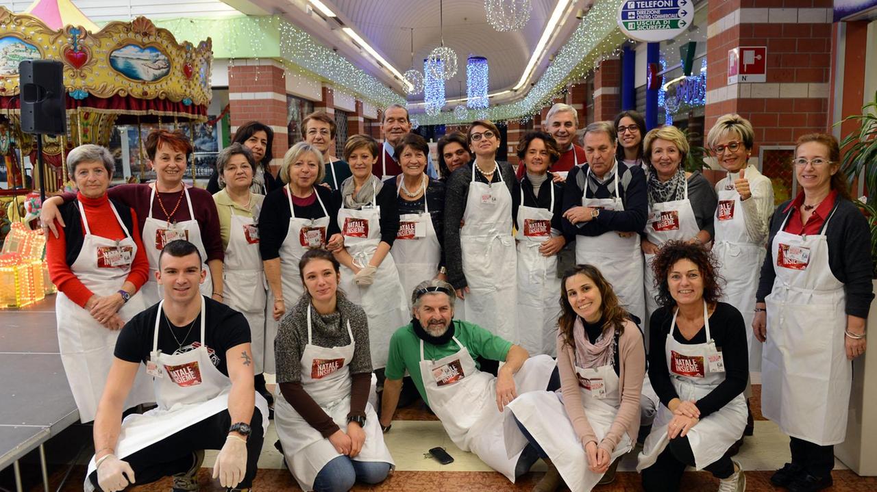 A tavola contro la solitudine: "Questa è la grande famiglia dei modenesi"