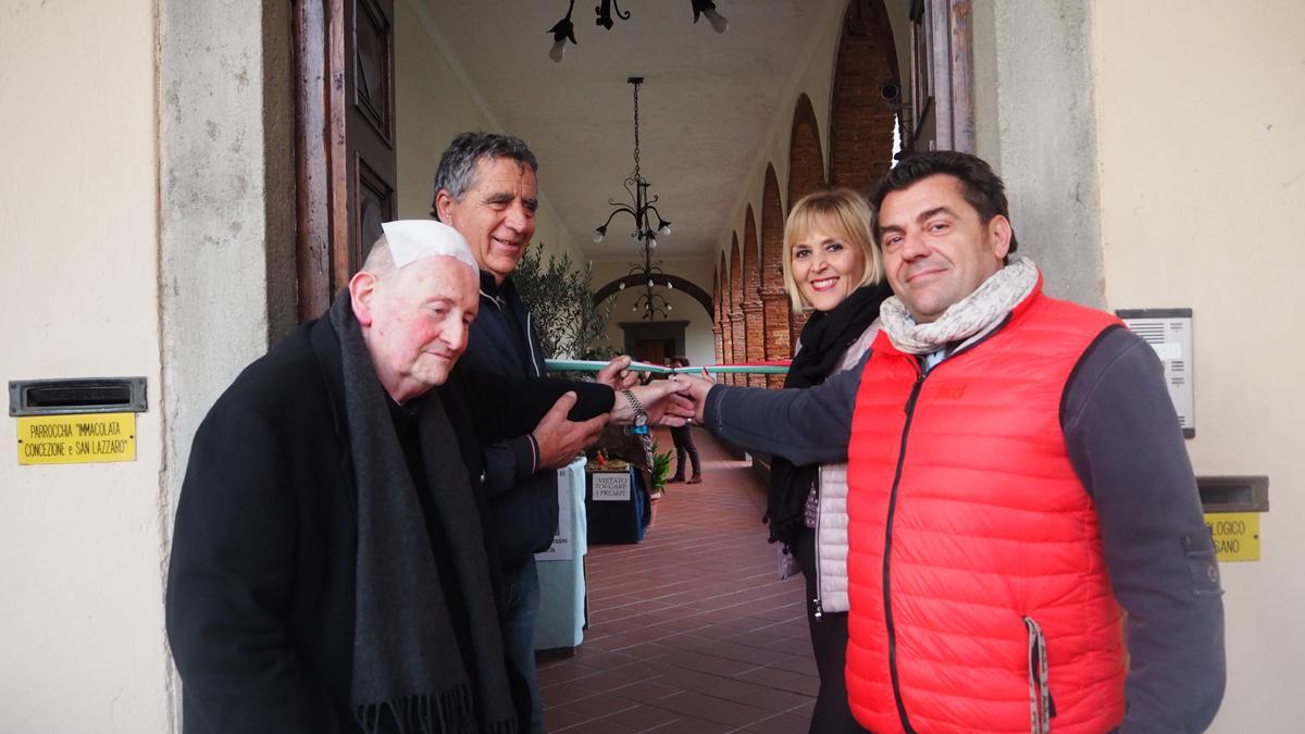Il taglio del nastro al percorso dei presepi
