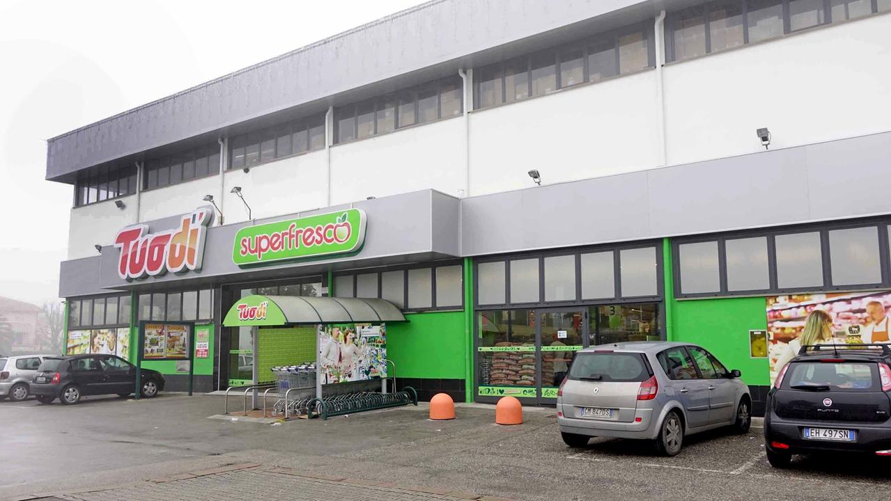 Il supermercato Tuodì rapinato ad Agliana (Foto Gori)