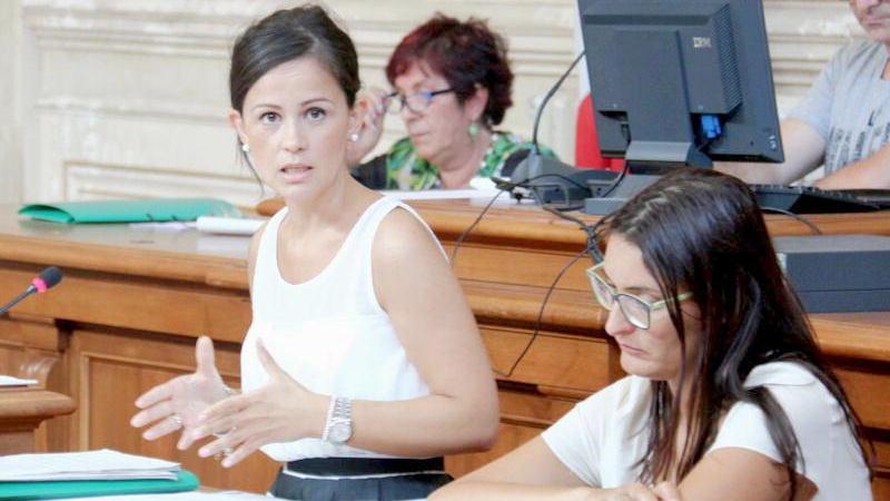 La presidente di Casalp Soriani (a destra) con l'assessore Dhimgjini (a sinistra): foto d'archivio