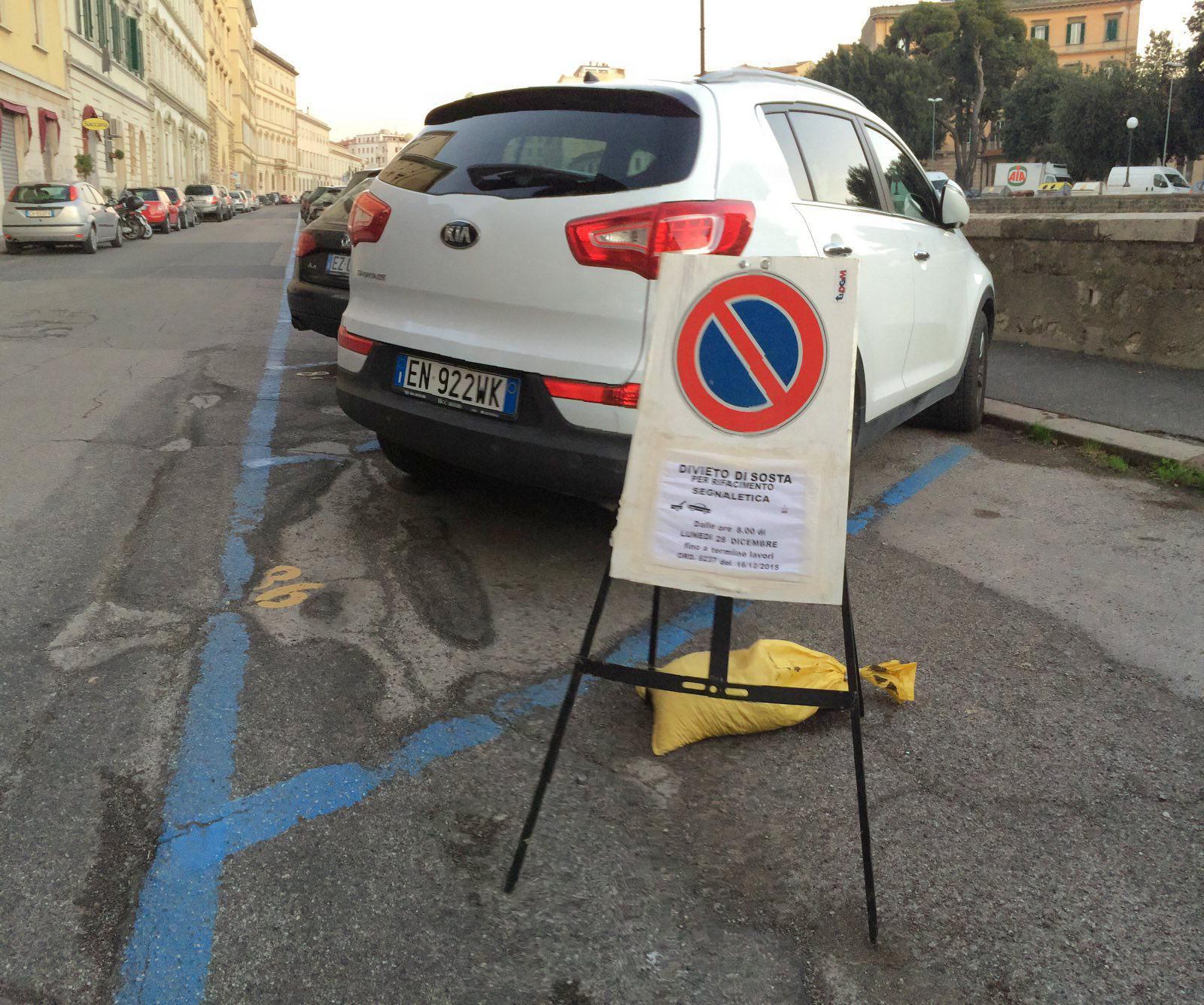Lunedì 28 alle 8 (fino alla fine dei lavori) scatta il divieto di sosta sugli scali per rifare la segnaletica (Marzi Pentafoto)