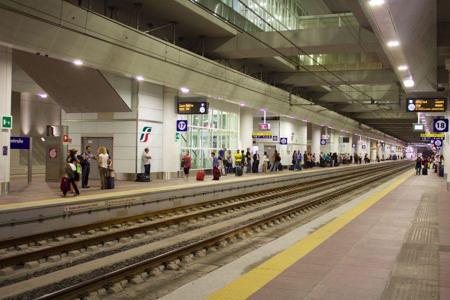 Attraversa i binari dell'Alta velocità, uomo ucciso da un treno