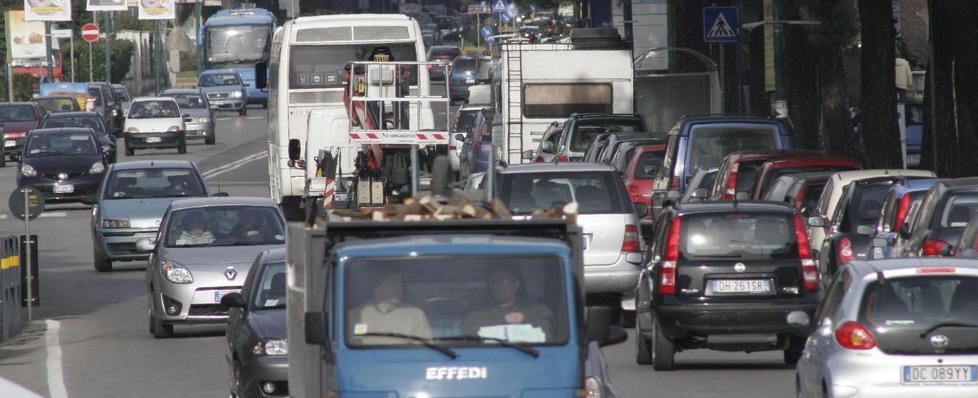Divieto di transito e sosta tra via Bologna e viale Galilei