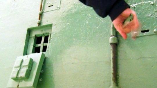 In carcere per un ricatto a luci rosse al parroco