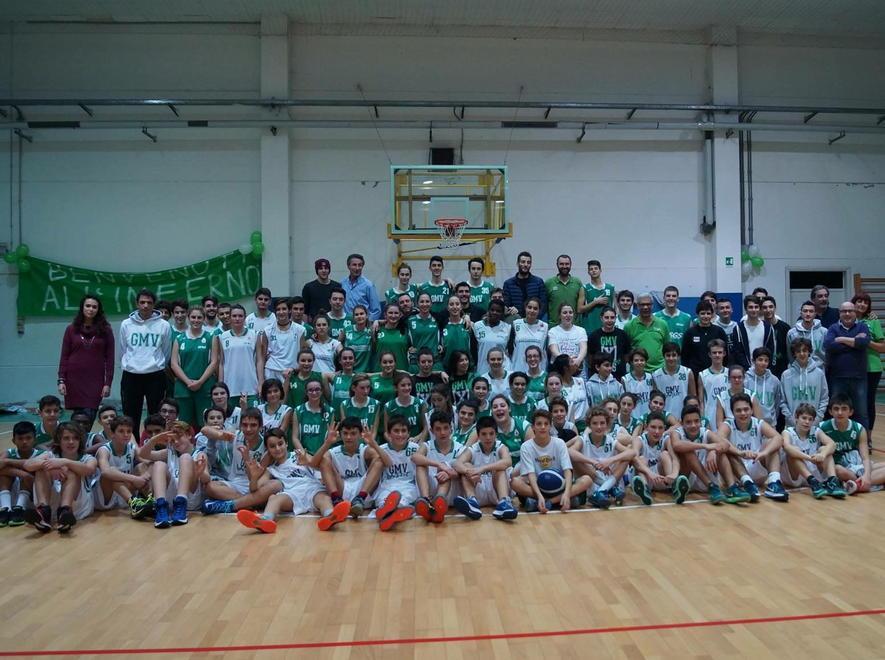 Basket, la Gmv festeggia il Natale in campo 