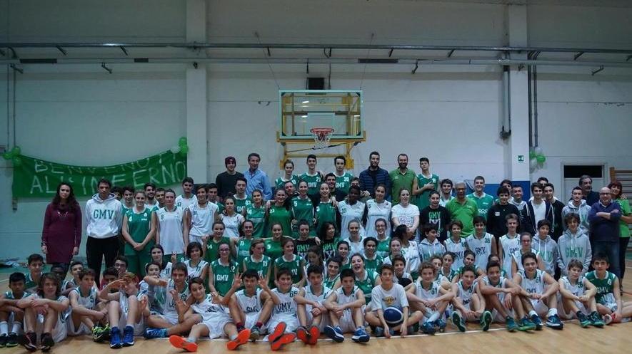 Basket, la Gmv festeggia il Natale in campo