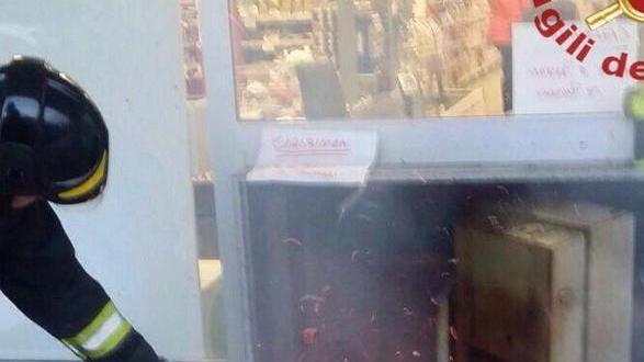 Il colpo al Bancomat di Ponsacco va davvero... in fumo