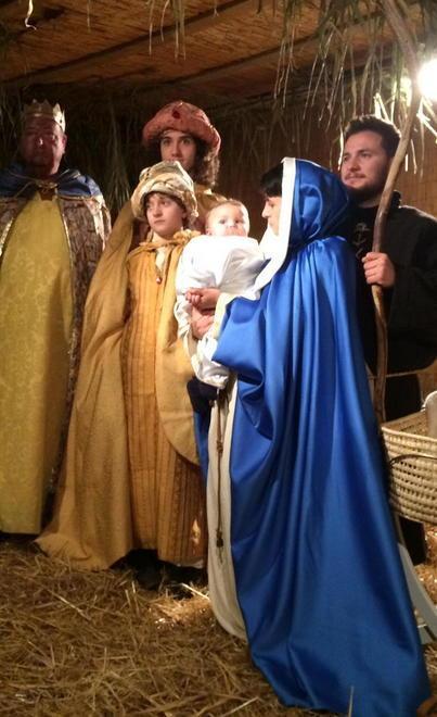 Centinaia di persone allo storico corteo del Presepe vivente