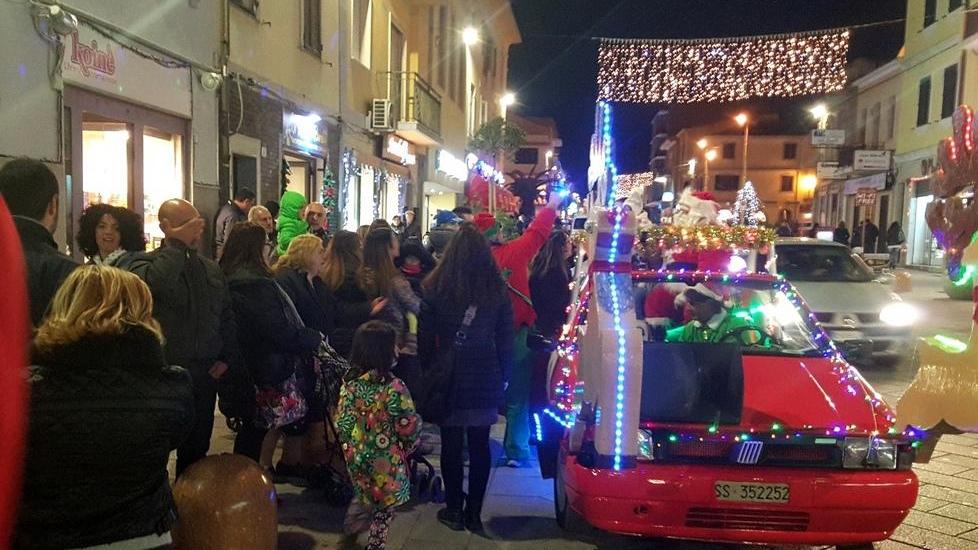 Porto Torres, Babbo Natale regala 120 chili di caramelle