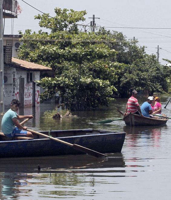 Rose a New York, disastri in Sudamerica