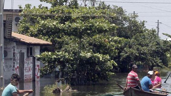 Rose a New York, disastri in Sudamerica