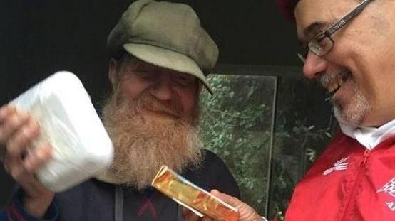 Sassari, l'altro Natale: le notti di Mike il clochard
