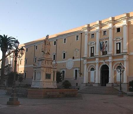 Dipendenti licenziate, sit-in davanti al Comune 