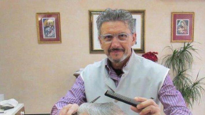 Il barbiere si congeda dopo 50 anni