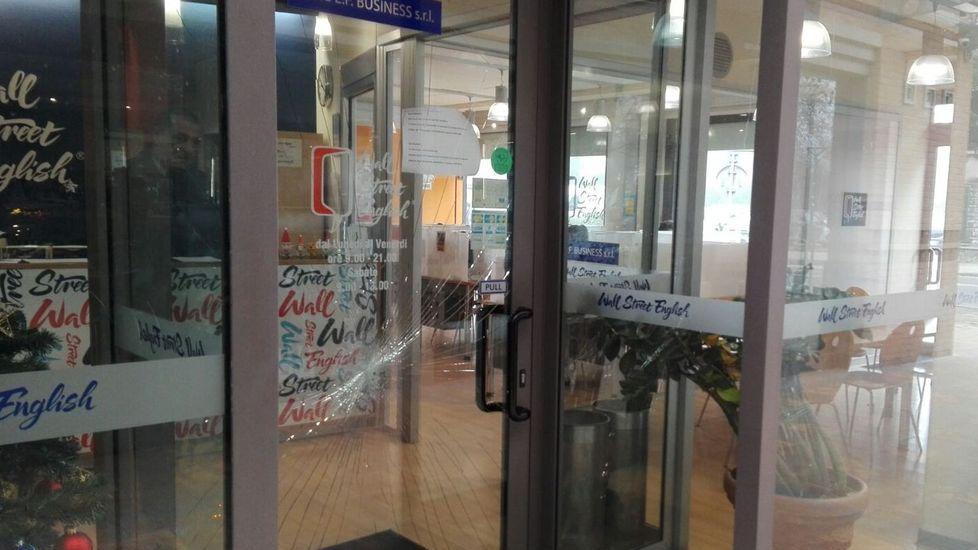 I ladri tentano di rubare al Wall Street English