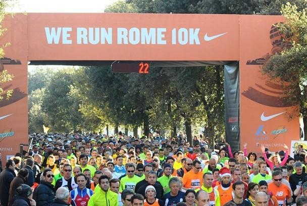 Anche gli arbitri corrono la We Run Rome