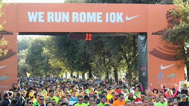 Anche gli arbitri corrono la We Run Rome