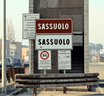 Caos cartelli stradali: per abolire il dialetto Sassuolo “raddoppia”