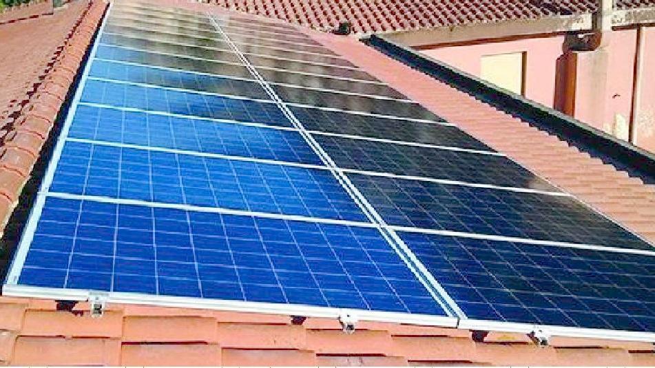 L'impianto fotovoltaico sul tetto della scuola di Santa Caterina
