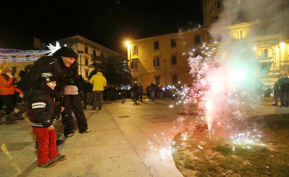 Bòtti e fuochi d’artificio il sindaco mette il divieto 