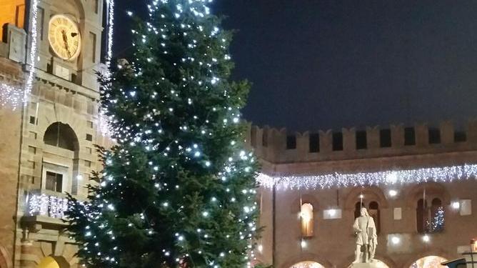 Cento festeggerà l’anno nuovo in piazza della Rocca