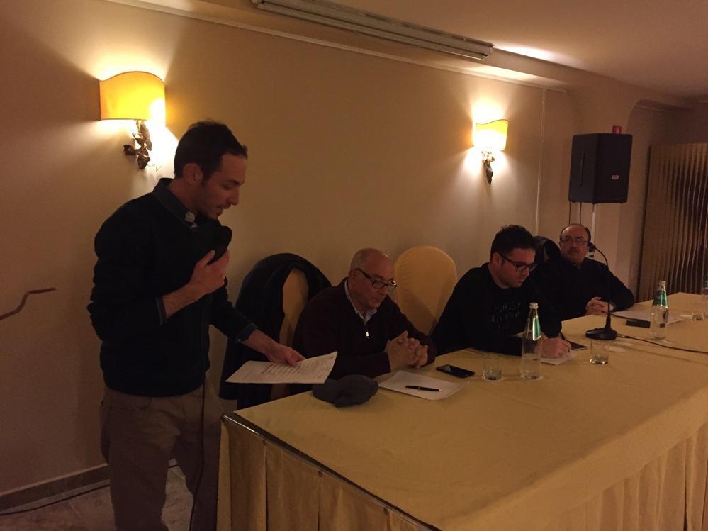 Graziano Asara in primo piano, durante il congresso del nuovo circolo Pd