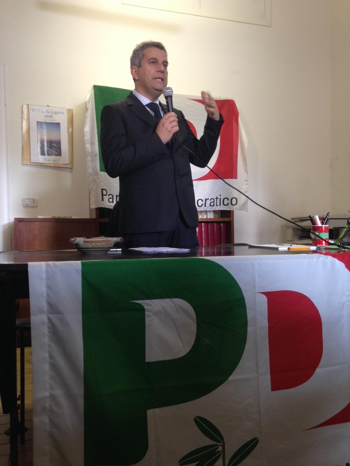 Paolo Borghi alla presentazione delle firme 