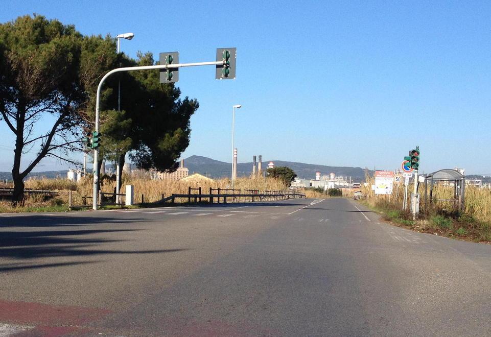 Il ponte della vecchia Aurelia, sotto cui corre il fiume Fine, sarò chiuso circa un mese
