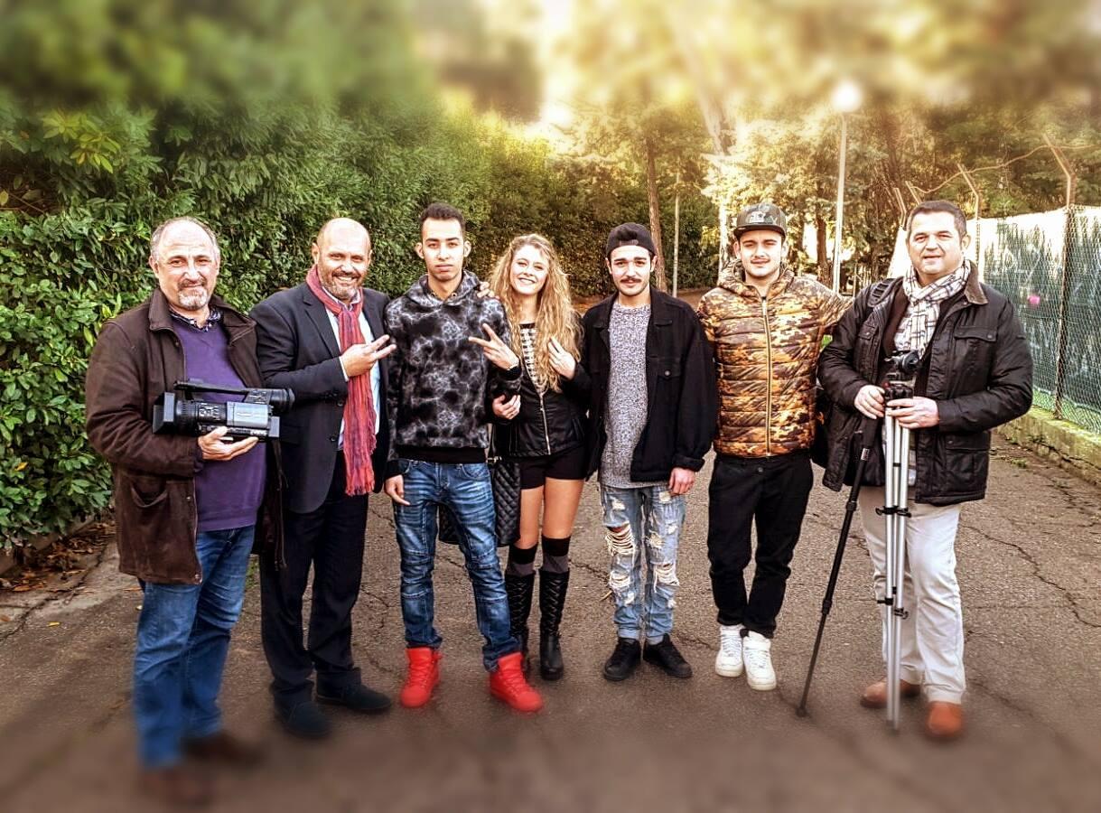 Il gruppo che ha lavorato alla realizzazione del video con il sindaco Lippi (il secondo da sinistra)