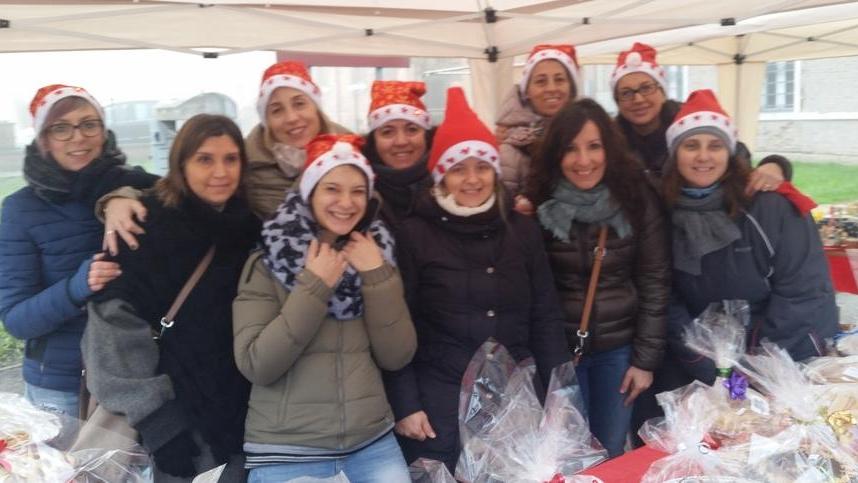 Con le torte un aiuto alla scuola