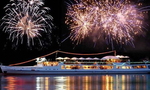 Brindisi a bordo della Stradivari