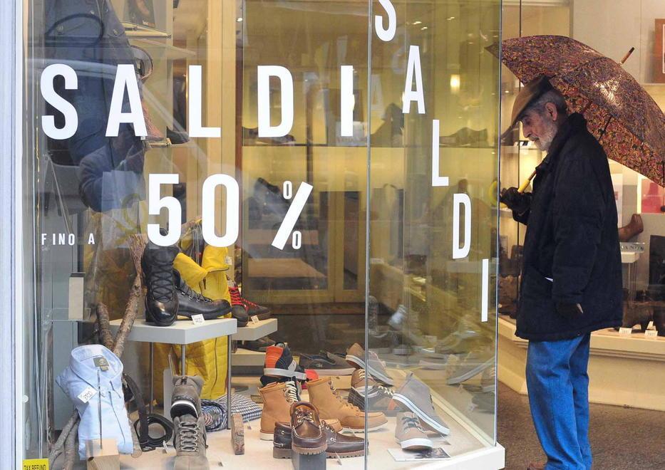 Shopping con lo sconto «È ancora troppo presto»