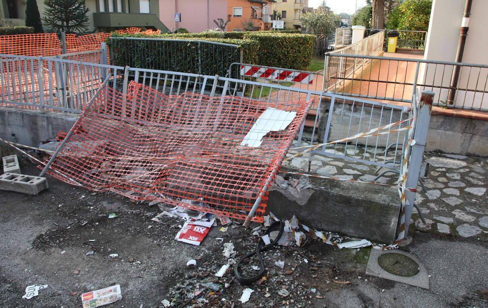 Muro della scuola danneggiato un pericolo per gli alunni 