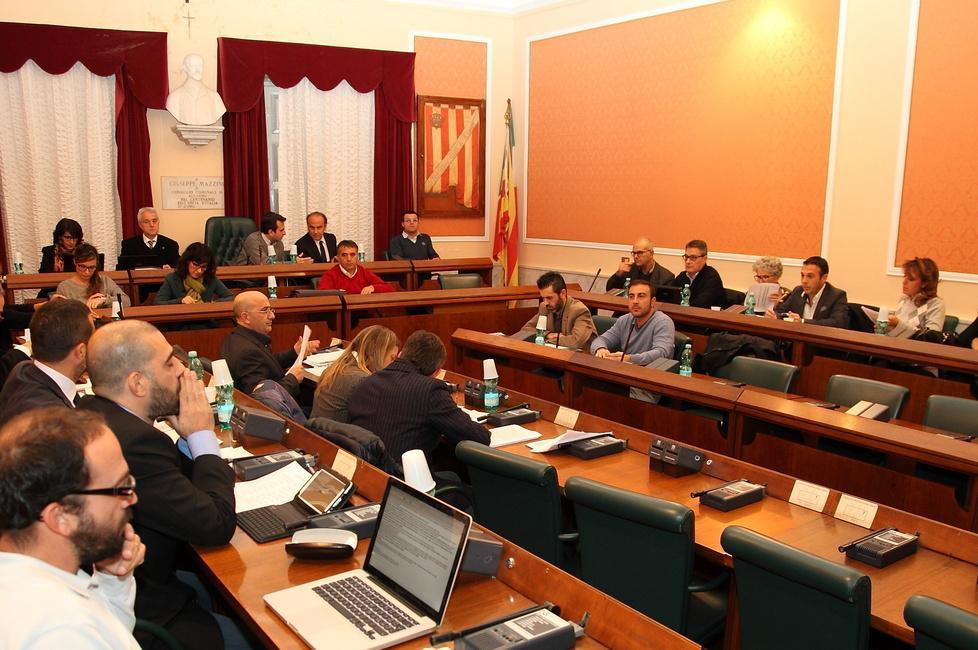 Slitta il dibattito sulla Secal anche se il Comune è in rosso